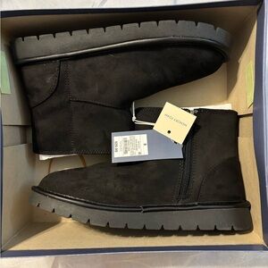Universal Thread Black Memory Foam Boots
